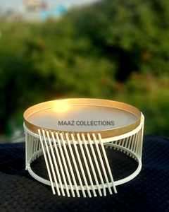 แท่นวางเค้กโลหะงานหัตถกรรมสไตล์ใหม่ประหยัดสำหรับสำนักงานห้องนั่งเล่นวันเกิดงานแต่งงานผลิตในอินเดีย - Product Image 1