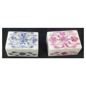 Boîte rectangulaire en marbre blanc naturel poli à la main, style antique imitation, thème floral, origine Inde, décoration intérieure, marque PK - Product Image 1