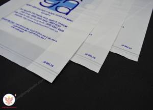 Bolsa de fuelle troquelada de plástico LDPE blanco de alta calidad con logotipo personalizado para compras de ropa y exposiciones en supermercados - Product Image 5