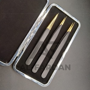 Pince à épiler d'extension de cils skinny droite avec logo personnalisé étuis magnétiques de couleur noire mate pointe en fibre inoxydable cils à pointe dorée - Product Image 5