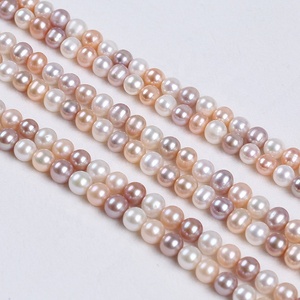 Venta al Por Mayor Hebra de Perlas Sueltas de Agua Dulce de 8-9 mm en Forma Redonda de Colores Mezclados Blanco, Rosa y Púrpura para Joyería - Product Image 1