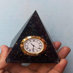 Tourmaline ชิปหินคริสตัลมาโลน,นาฬิกาตั้งโต๊ะทรงปิรามิดสีดำความรักธรรมชาติอัญมณีดิบขัดเงา1สี - Product Image 1