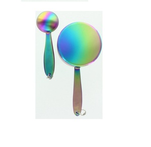 Juego de 4 elegantes tazas medidoras de acero inoxidable con asas de latón perfectas para hornear utensilios de cocina esenciales - Product Image 6