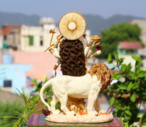 Statue de Durga Maa en résine de marbre et poussière de marbre, avec lion debout, artisanat Nirmala, idole de la déesse indienne Durga Maa - Product Image 2