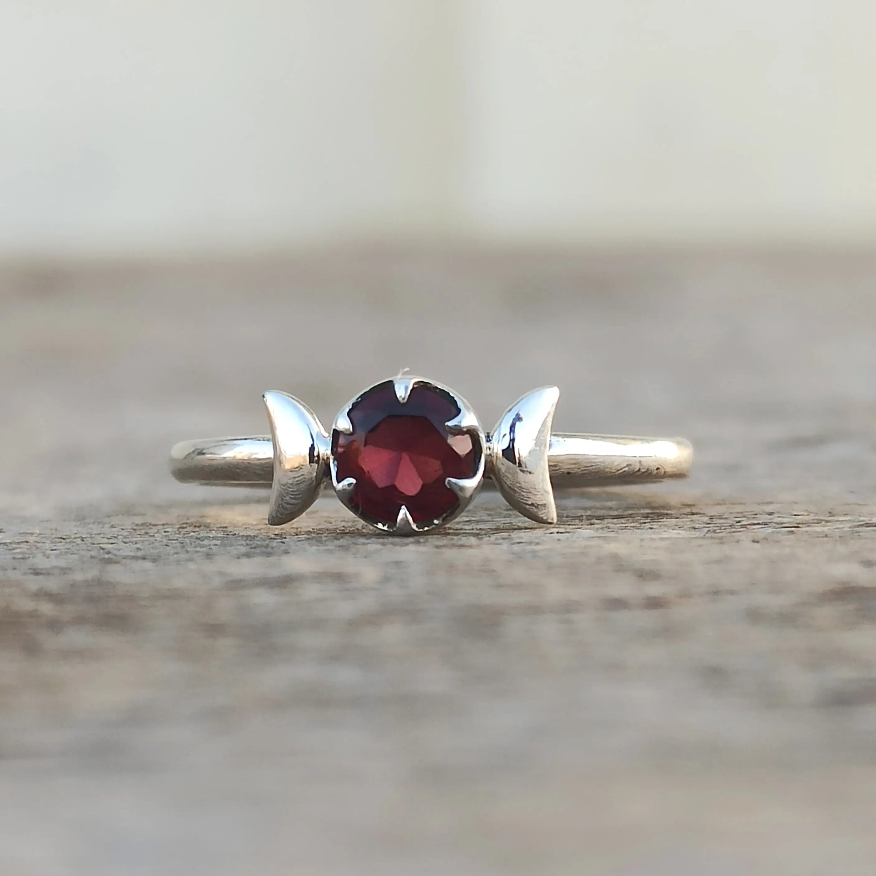 Beautiful Designer 925 Sterling Silver Gemstone Jewelry Two Moon Garnet Ring