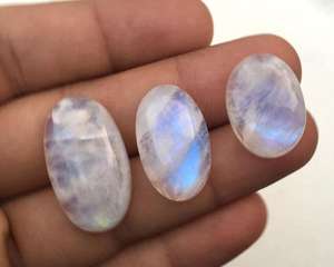 Natural 3-Piece Rainbow <b>Moonstone</b> Cabochons Smooth Oval Shape Genuine Blue Fire Loose Gemstone for Jewelry Making White Color - Product Image 3