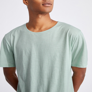 T-shirt col V noir en coton 100% léger, doux, personnalisable, impression sur mesure, vente en gros OEM pour hommes. - Product Image 4