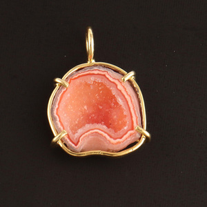 Pendentif druzy en forme de géode naturelle, plaqué or, fait à la main, véritable pierre précieuse, pendentif en métal en laiton pour chaîne - Product Image 3