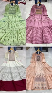 Elementry เสื้อคลุมยาวสีครีมที่พึงประสงค์,มีแนวคิดแบบจีบและงานปักอย่างหนาในเนื้อผ้าฝ้ายหนาของราชวงศ์ส่งออก - Product Image 6