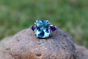 แหวนเงินทำมือ925ดีไซน์ทันสมัยพร้อมพลอยบุษราคัมสีฟ้าการรับรอง IGI สำหรับงานปาร์ตี้ขายส่งราคา - Product Image 5