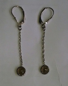 Boucles d'oreilles pendantes élégantes en argent sterling léger, style moderne, avec design diamant mignon et quartz, pour enfants et femmes, idéales pour les mariages et comme cadeau. - Product Image 1