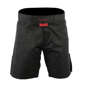 Pantalones cortos MMA de cuero personalizados de alta calidad con estampado de rayas gruesas Pantalones cortos de cuero MMA impresos de acabado de gama alta para hombres en la mejor oferta - Product Image 4