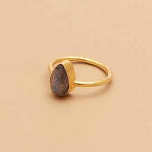 Anillo de boda hecho a mano de labradorita negra, joyería de piedras preciosas chapadas en oro de 24k, suministros hechos a mano - Product Image 1
