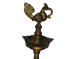 ตะเกียงน้ำมันโบราณทำมือจากทองเหลืองแบบดั้งเดิมของเมย์ยูร์ ภาคใต้ของอินเดีย ดีปัม ดีป ดิยะ จโยติ สำหรับตกแต่งวัด VOL-27 - Product Image 2