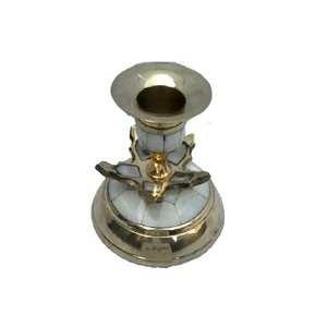 Candelabro Decorativo de Latón, Soporte para Velas Hecho a Mano con Diseño de Corazón de Metal, Candelabros para Iglesia, Decoración del Hogar - Product Image 3