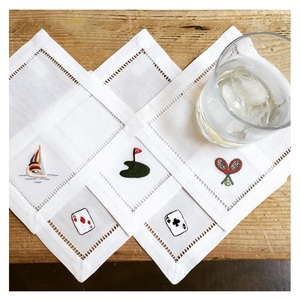 Quang Thanh fait à la main 100% coton Cocktail serviette brodé à la main motif de tous les jours - Product Image 1