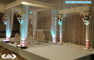 Elegante Conjunto de Mandap de Cristal con Luces LED, Impresionante Decoración de Mandap de Cristal para Bodas, Impresionante Mandap de Fibra de Cristal para Bodas en Australia - Product Image 4