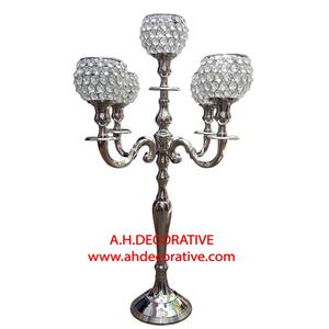 Candelabro cuadrado pequeño de metal de 4 brazos con gotas de cristal hecho a mano respetuoso con el medio ambiente color personalizado para la decoración del hogar y la boda - Product Image 4