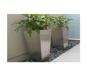 Casual Farmhouse Galvanised Metal Pot Planter - Product Image 2