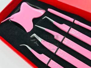 Pinzas para Extensión de Pestañas de Acero Inoxidable Sostenible con Logotipo Personalizado, 45, 75 y 90 Grados, Color Rosa Bebé, Puntas de Fibra para Volumen - Product Image 4