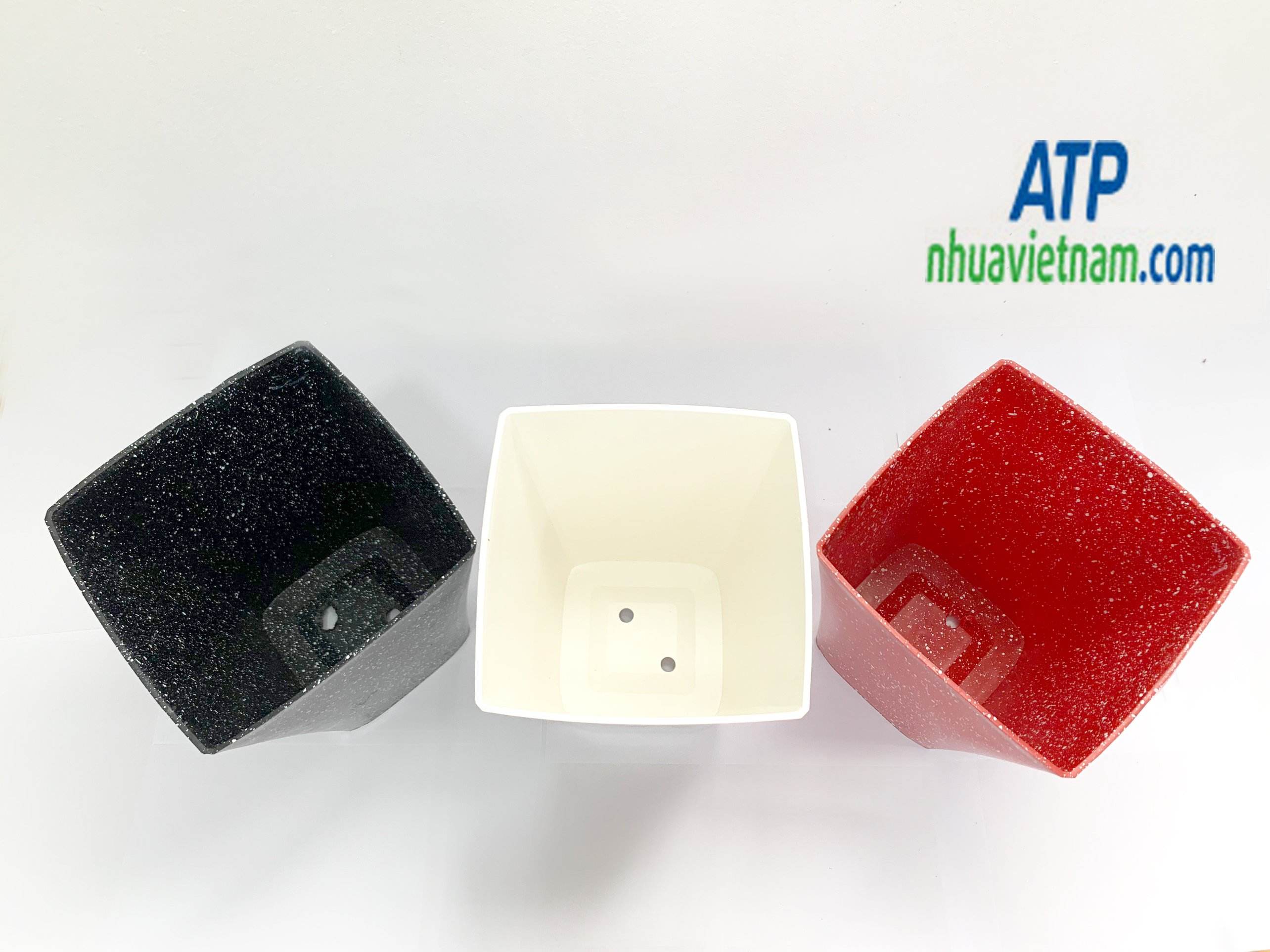 ดำ, แดง, ขาว