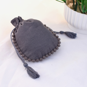 Pochette à bijoux en coton gris écologique faite à la main Logo personnalisé Sac cadeau à cordon de faveur de mariage biologique en gros de l'Inde - Product Image 2