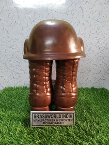 Casque et bottes en bronze Urne de crémation, Urne de crémation Fournitures funéraires - Product Image 2
