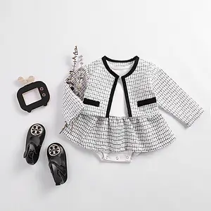फैशन नवजात शिशु लड़की के लिए सफेद काले Cardigans + पोशाक Bodysuit शरद ऋतु सर्दियों प्यारा 2pcs शिशु जैकेट और Jumpsuit संगठन