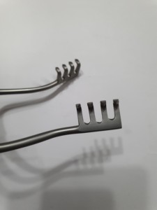 Rétracteurs manuels rétractables auto-fixants à 4 lames en acier, instruments chirurgicaux pour les oreilles, les yeux, le nez et la gorge - Product Image 4