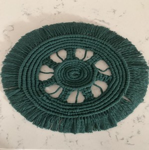 ชุดแผ่นรองจานมาคราเม่ทำด้วยมือผ้าคอตตอน100% ลายธรรมชาติน่ารักชุดจานรองแก้วสไตล์ศิลปะตกแต่งบ้านขอบคริสต์มาสวันหยุด - Product Image 5