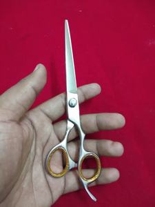 Tijeras de corte de pelo de precisión de 8 pulgadas para uso diestro - Product Image 4