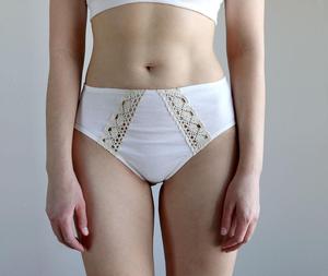 กางเกงผ้าฝ้ายเอวสูงอินทรีย์ที่มีการแทรกลูกไม้ผ้าฝ้ายธรรมชาติ - Product Image 1