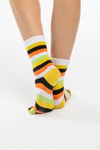 Calcetines gruesos de punto de compresión cálidos de Invierno para mujer, equipo colorido de cinco dedos con logotipo personalizado, transpirable y antideslizante - Product Image 4