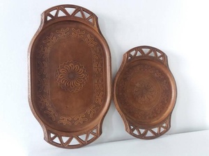 Plateau de Service Vintage Italien Sculpté en Métal en Laiton Nouveau Design Vaisselle de Table Plateau de Service à la Mode de Haute Finition - Product Image 2