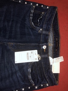 กางเกงยีนส์ผู้หญิงแบรนด์แท้ คอลเลคชั่นล่าสุด ทรงลำลอง เอวกลาง ผ้าเดนิมผสมคอตตอน สต็อกล็อตจากบังกลาเทศ - Product Image 4