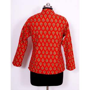 Chaqueta Corta Reversible de Punto Acolchada de Algodón para Mujer, Estilo Otoño Invierno, Estampado Floral Hecho a Mano, Color Rojo Beige, Ligera - Product Image 4