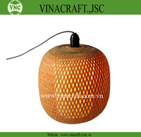 Lampe suspendue moderne en bambou et rotin 2022, vente en gros, nouveau abat-jour en forme de dôme, style classique, lampes à induction électriques 220V, salon