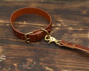 Collier et laisse pour chien en cuir marron personnalisés faits à la main - Product Image 1
