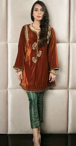 NEW--DAZZLING EMBROIDERY ON STYLISH VELVET KAMEEZ , BROCADE PANT WITH DRESS--for Party-WEAR/WEDDING@2021 - Product Image 2