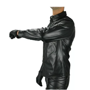 T-shirt en cuir noir pour hommes, étiquette personnalisée de haute qualité, coupe ajustée, manches longues, boutonné - Product Image 4