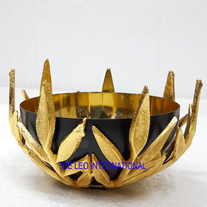 Bol élégant en métal avec base en forme de bois de cerf, accent de table moderne pour la décoration intérieure, les fêtes et les cuisines, fait main en Inde - Product Image 5