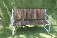 Chaise incassable en fibre de verre Chester Design unique FRP blanc attrayant posé à la main pour le salon de jardin Nouveau look pour l'extérieur