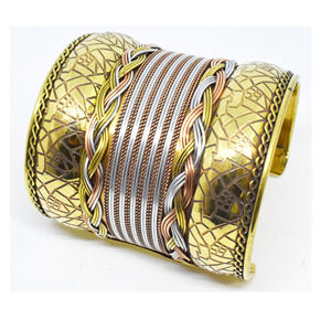 Joyería Vintage hawaiana con nuevos diseños, brazalete abierto hueco lleno de oro, pulsera Jamaiquina para niñas, venta al por mayor - Product Image 2