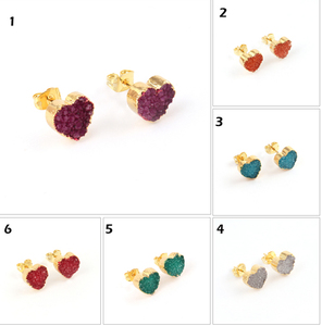 Pendientes de corazón con drusa de azúcar gris natural, chapados en oro, pequeños pendientes de corazón con cierre de rosca para mujer - Product Image 2