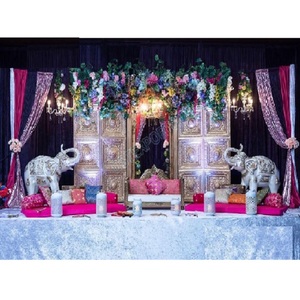 Décoration de scène de mariage de style moderne et luxueuse, décoration de scène de Nikah pakistanaise, décoration de scène de nuit Mehndi pour Walima Mehndi musulmane - Product Image 1