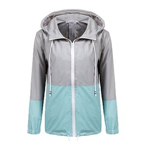 Chaqueta de lluvia con capucha para mujer, abrigo de lluvia resistente al agua para exteriores, chaqueta cortavientos clásica a la moda - Product Image 1