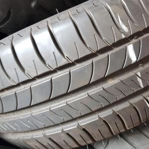 Pneus de voiture d'occasion en provenance d'Allemagne avec une garantie de six mois - Product Image 2