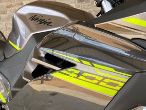 Moto de sport Kawasaki Ninja 2021 ABS d'occasion 400 - Product Image 6