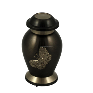 Urne funéraire en laiton avec belle conception de papillon et urnes funéraires en métal fini noir - Product Image 1