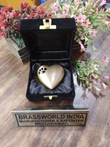 Urne en laiton avec coeur rouge et patte d'or gravée pour animaux de compagnie avec boîte, urne de crémation, fournitures commémoratives, cuivworld inde - Product Image 5